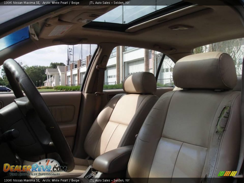 1996 Nissan Maxima SE Arctic White Pearl / Beige Photo #10