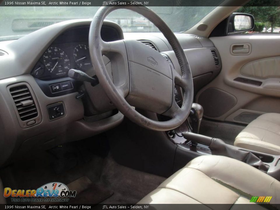 1996 Nissan Maxima SE Arctic White Pearl / Beige Photo #11