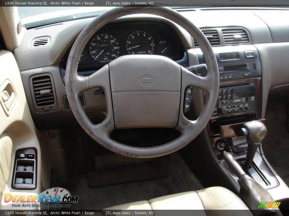 1996 Nissan Maxima SE Arctic White Pearl / Beige Photo #12
