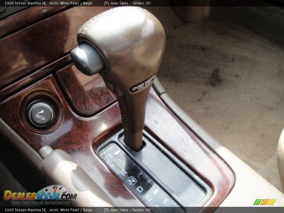 1996 Nissan Maxima SE Arctic White Pearl / Beige Photo #15