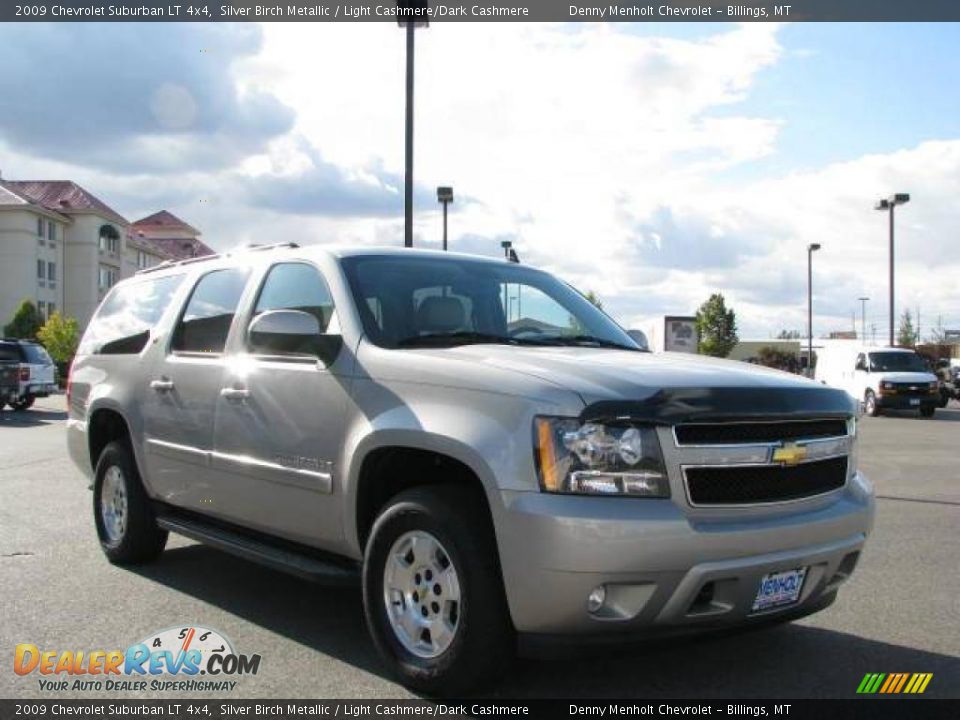 2009 Chevrolet Suburban LT 4x4 Silver Birch Metallic / Light Cashmere/Dark Cashmere Photo #4