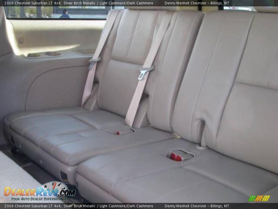 2009 Chevrolet Suburban LT 4x4 Silver Birch Metallic / Light Cashmere/Dark Cashmere Photo #10