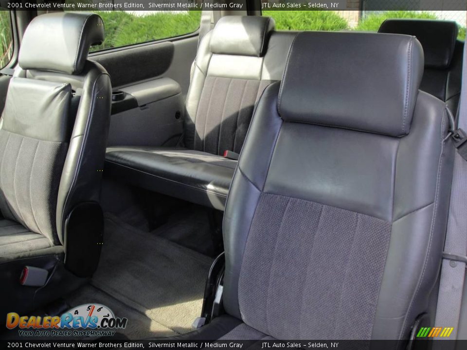 2001 Chevrolet Venture Warner Brothers Edition Silvermist Metallic / Medium Gray Photo #13