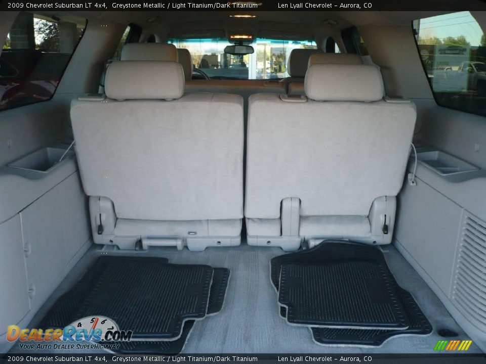 2009 Chevrolet Suburban LT 4x4 Greystone Metallic / Light Titanium/Dark Titanium Photo #11