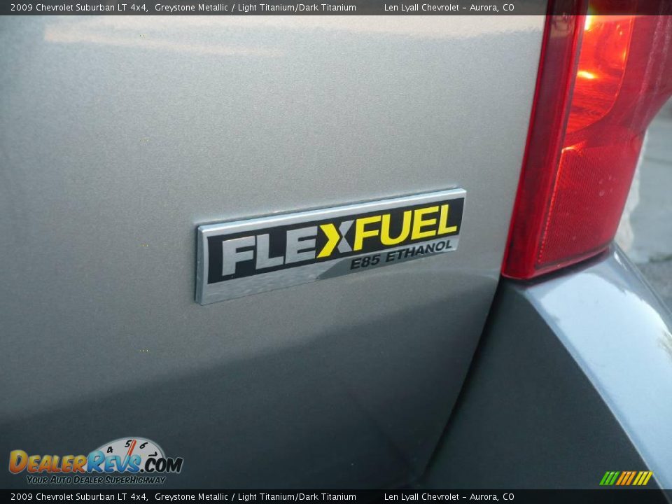 2009 Chevrolet Suburban LT 4x4 Greystone Metallic / Light Titanium/Dark Titanium Photo #14