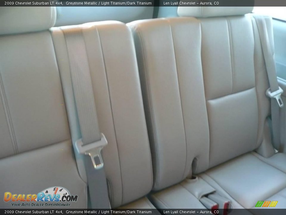 2009 Chevrolet Suburban LT 4x4 Greystone Metallic / Light Titanium/Dark Titanium Photo #18