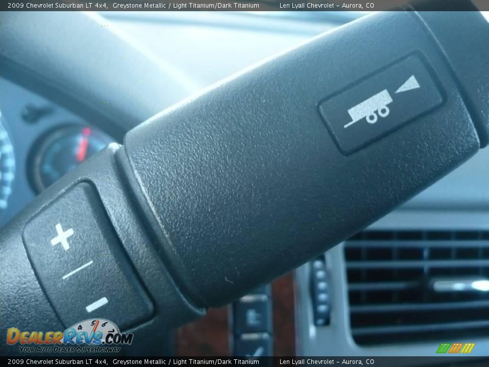 2009 Chevrolet Suburban LT 4x4 Greystone Metallic / Light Titanium/Dark Titanium Photo #32