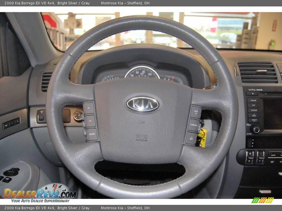 2009 Kia Borrego EX V8 4x4 Bright Silver / Gray Photo #22