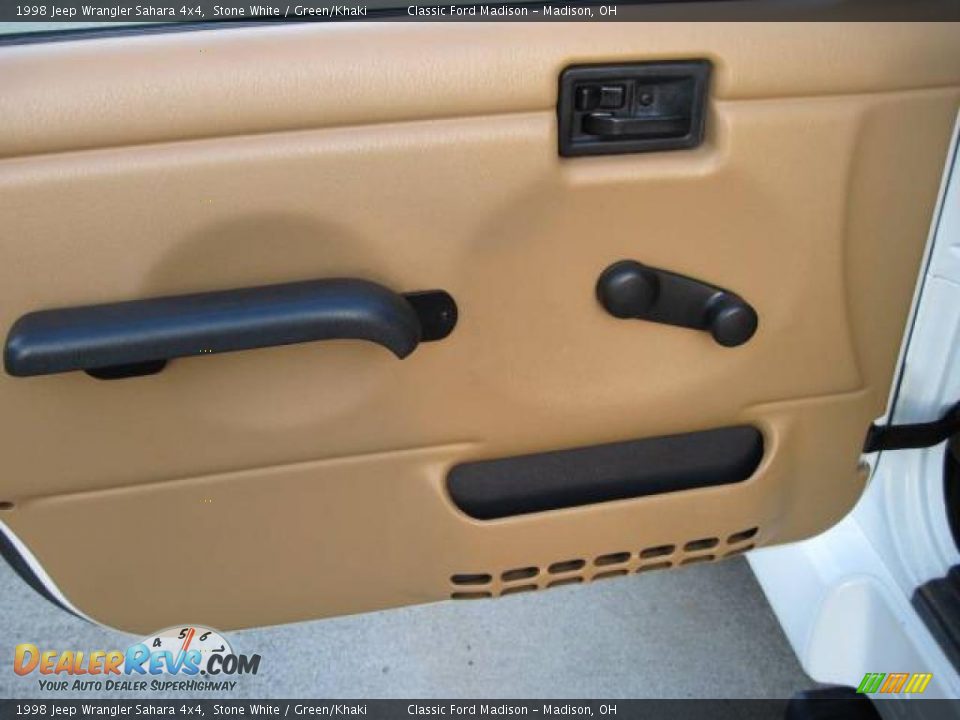 1998 Jeep Wrangler Sahara 4x4 Stone White / Green/Khaki Photo #5
