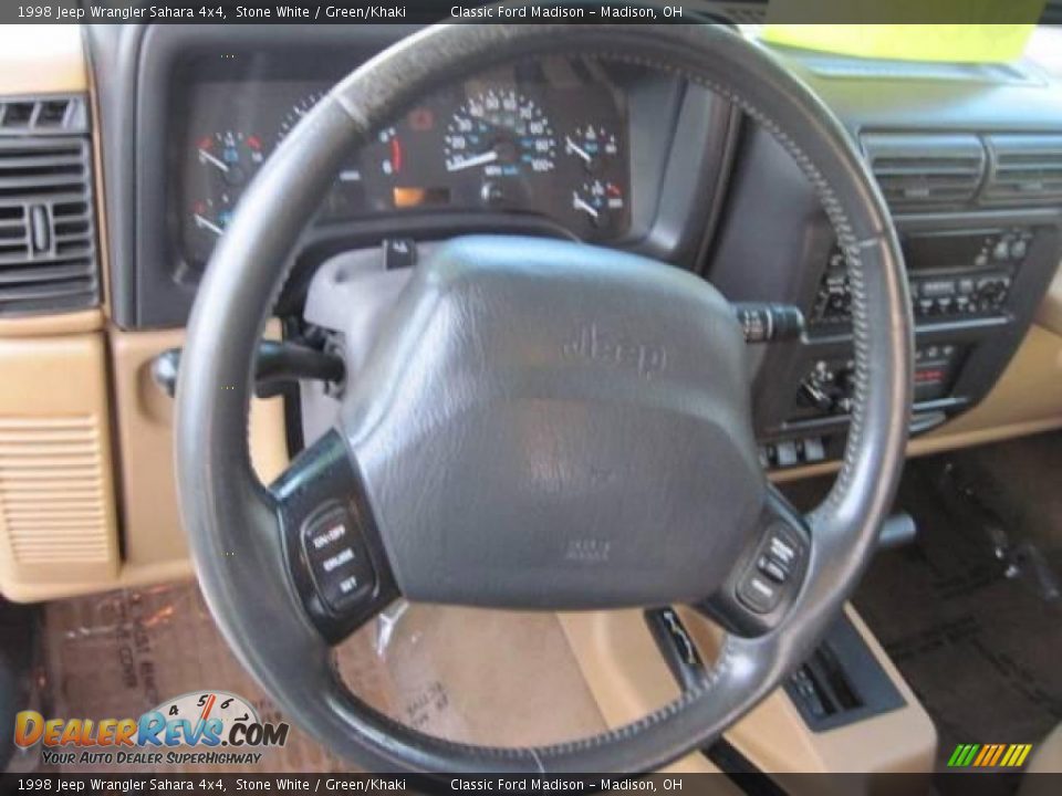 1998 Jeep Wrangler Sahara 4x4 Stone White / Green/Khaki Photo #9