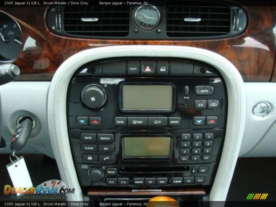 2005 Jaguar XJ XJ8 L Zircon Metallic / Dove Grey Photo #11