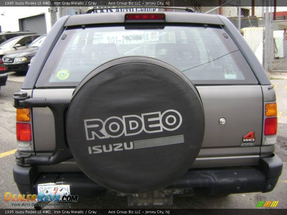 1995 Isuzu Rodeo LS 4WD Iron Gray Metallic / Gray Photo #5
