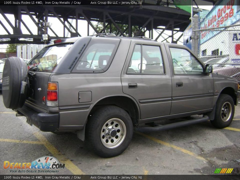 1995 Isuzu Rodeo LS 4WD Iron Gray Metallic / Gray Photo #6