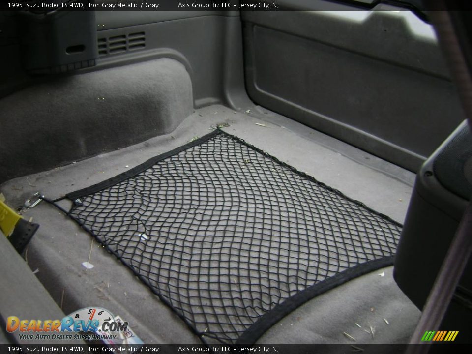 1995 Isuzu Rodeo LS 4WD Iron Gray Metallic / Gray Photo #11