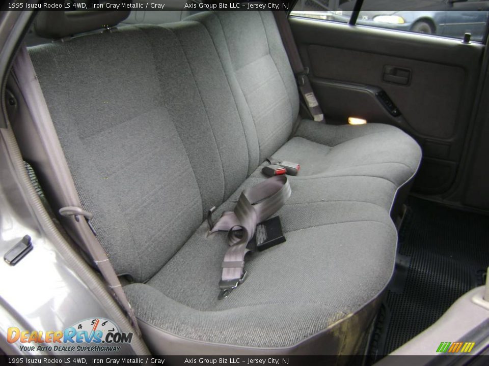 1995 Isuzu Rodeo LS 4WD Iron Gray Metallic / Gray Photo #15