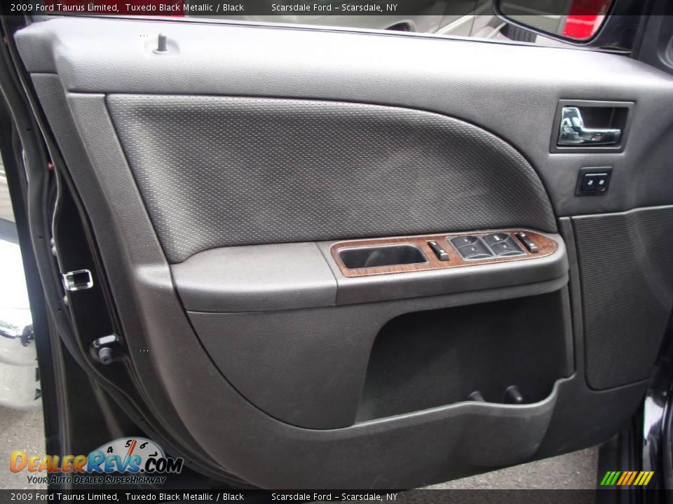 2009 Ford Taurus Limited Tuxedo Black Metallic / Black Photo #10