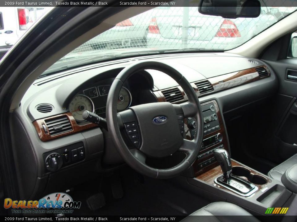 2009 Ford Taurus Limited Tuxedo Black Metallic / Black Photo #18