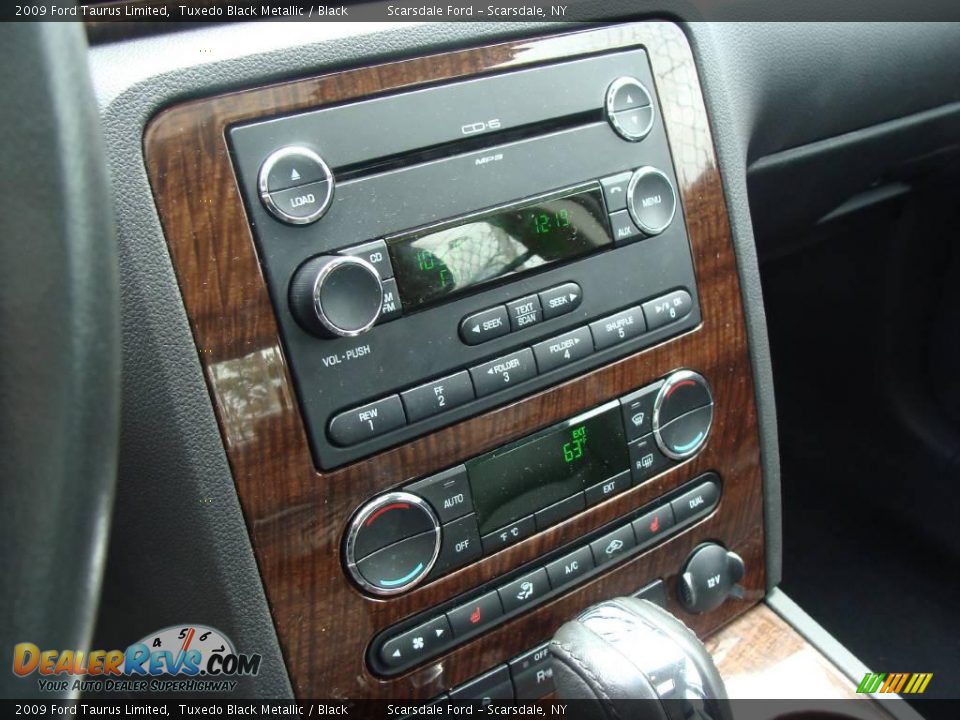 2009 Ford Taurus Limited Tuxedo Black Metallic / Black Photo #22