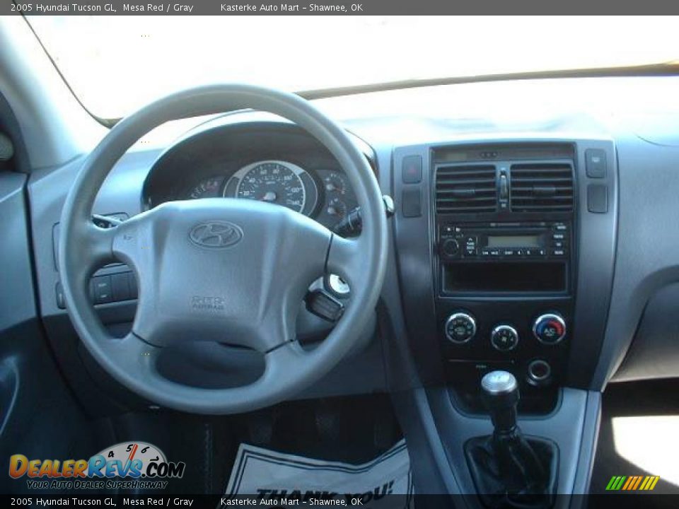 2005 Hyundai Tucson GL Mesa Red / Gray Photo #11