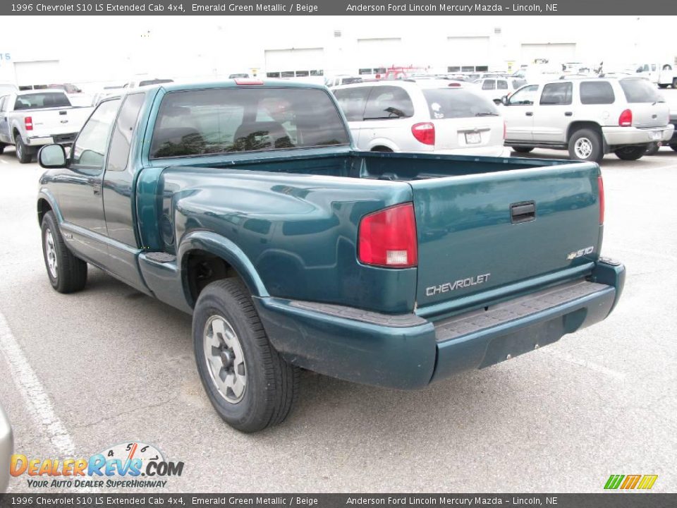 1996 Chevrolet S10 LS Extended Cab 4x4 Emerald Green Metallic / Beige Photo #4