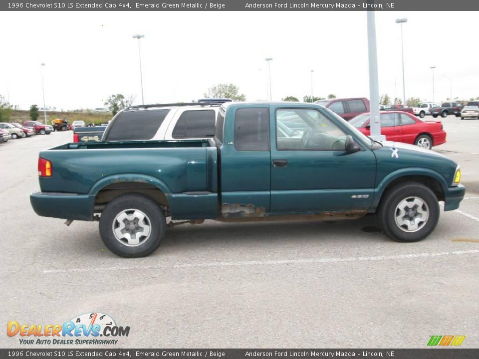 1996 Chevrolet S10 LS Extended Cab 4x4 Emerald Green Metallic / Beige Photo #7