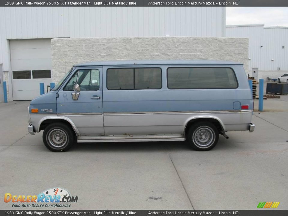 1989 GMC Rally Wagon 2500 STX Passenger Van Light Blue Metallic / Blue Photo #4