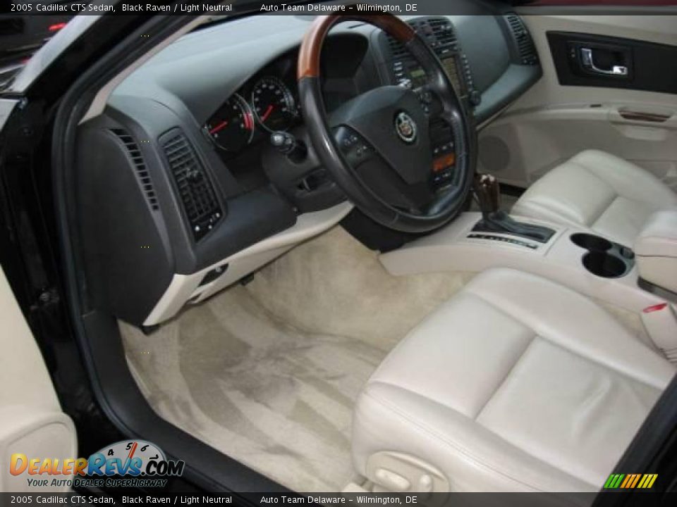 2005 Cadillac CTS Sedan Black Raven / Light Neutral Photo #11