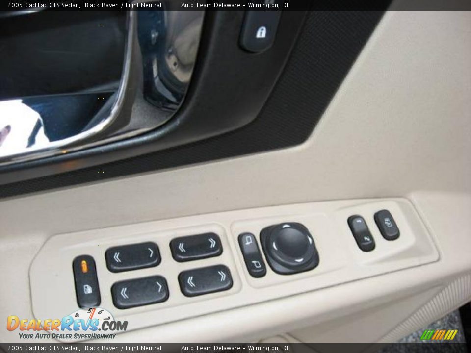 2005 Cadillac CTS Sedan Black Raven / Light Neutral Photo #13