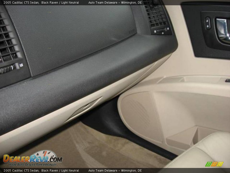 2005 Cadillac CTS Sedan Black Raven / Light Neutral Photo #21