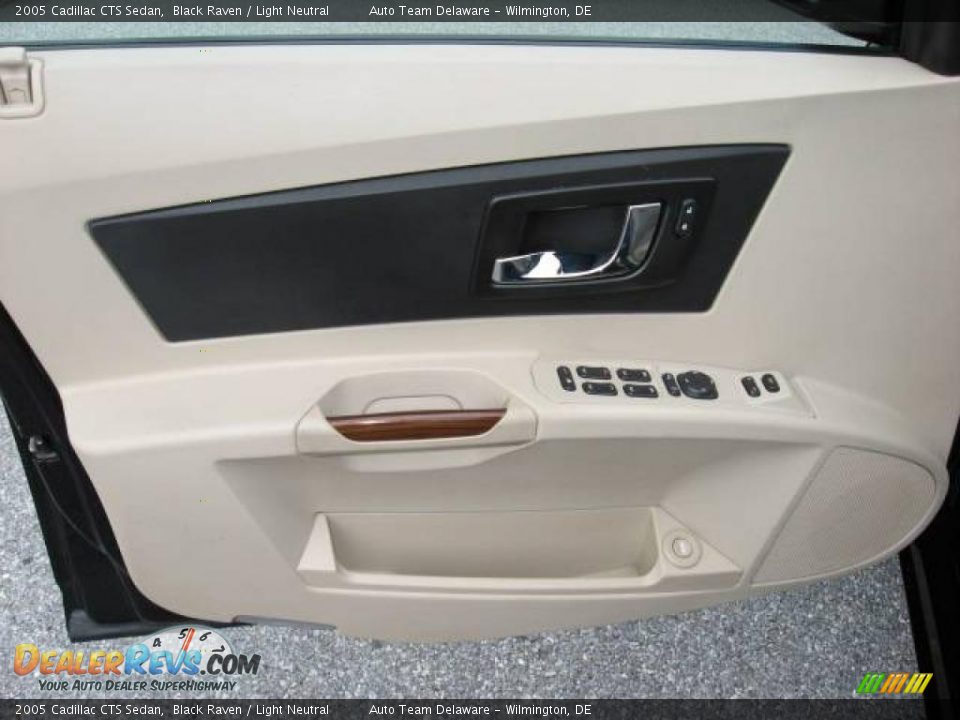2005 Cadillac CTS Sedan Black Raven / Light Neutral Photo #30
