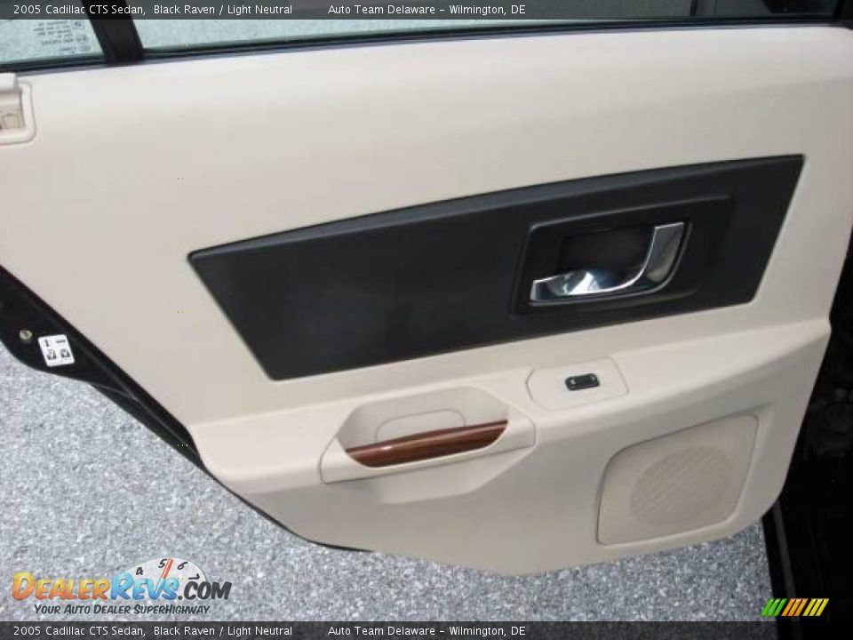 2005 Cadillac CTS Sedan Black Raven / Light Neutral Photo #31