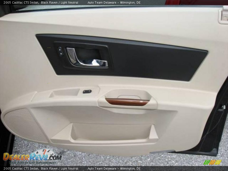 2005 Cadillac CTS Sedan Black Raven / Light Neutral Photo #32