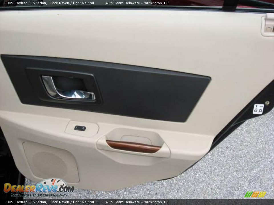 2005 Cadillac CTS Sedan Black Raven / Light Neutral Photo #33