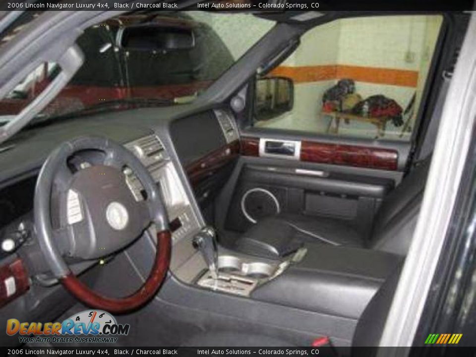 2006 Lincoln Navigator Luxury 4x4 Black / Charcoal Black Photo #4