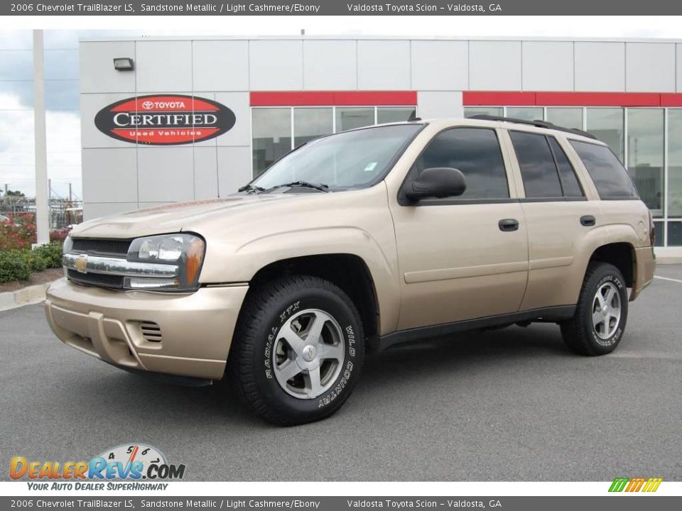2006 Chevrolet TrailBlazer LS Sandstone Metallic / Light Cashmere/Ebony Photo #2