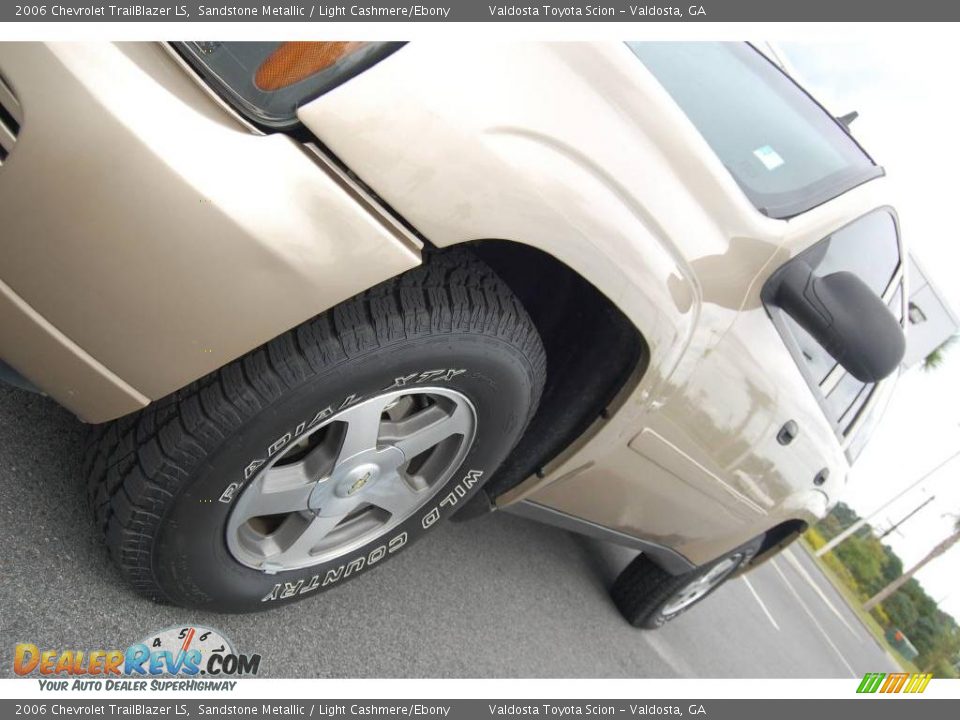 2006 Chevrolet TrailBlazer LS Sandstone Metallic / Light Cashmere/Ebony Photo #4