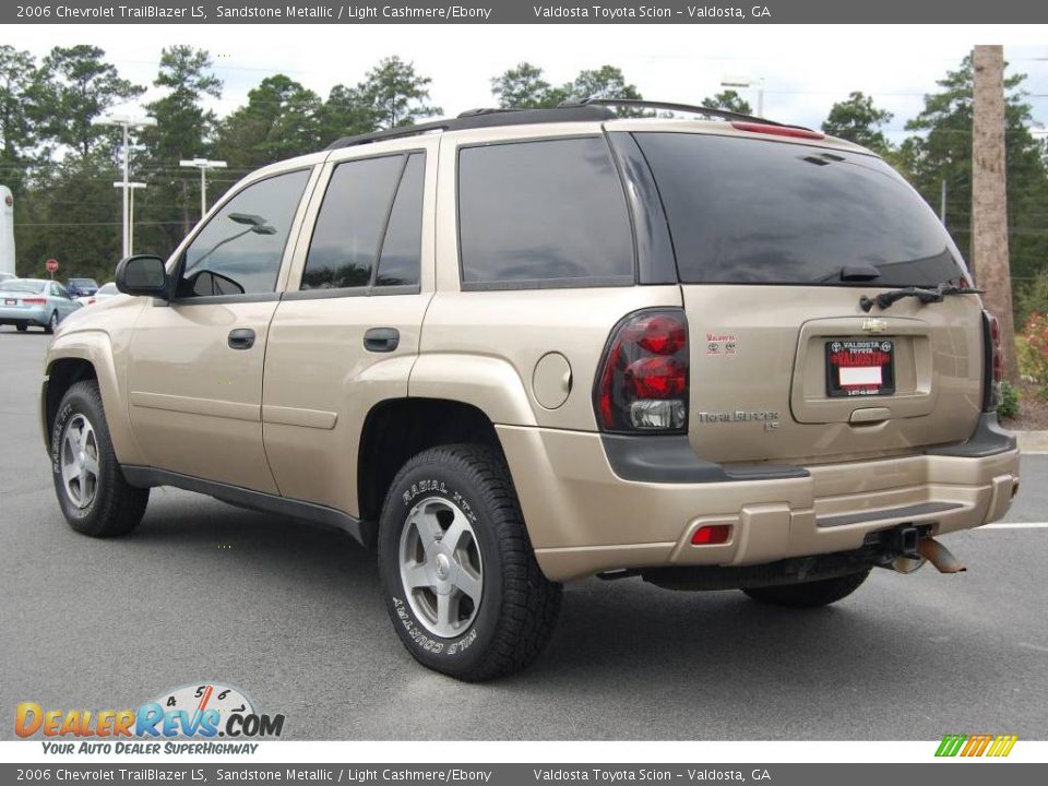 2006 Chevrolet TrailBlazer LS Sandstone Metallic / Light Cashmere/Ebony Photo #5