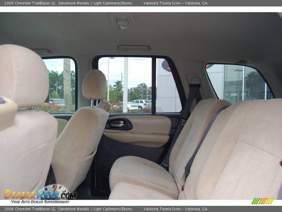 2006 Chevrolet TrailBlazer LS Sandstone Metallic / Light Cashmere/Ebony Photo #15