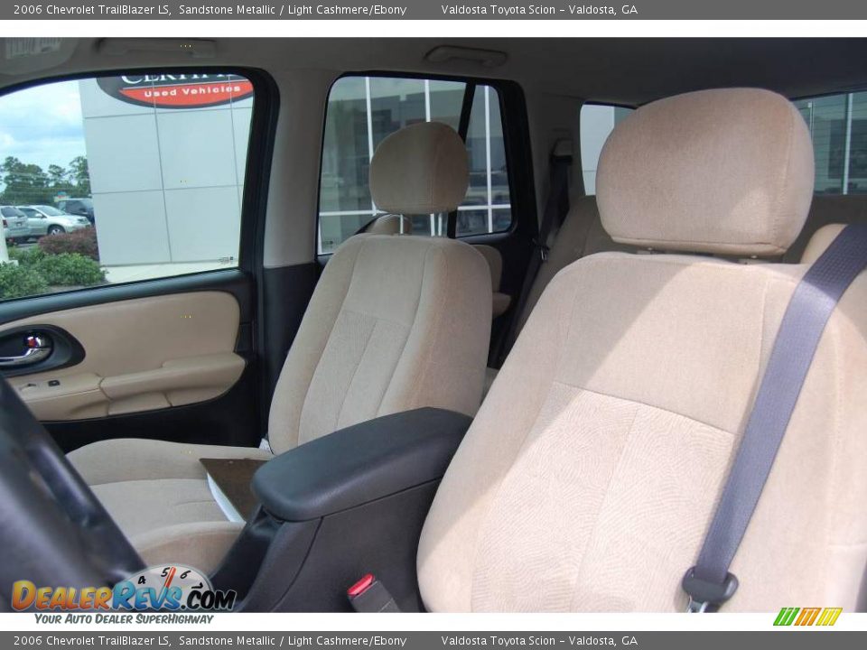 2006 Chevrolet TrailBlazer LS Sandstone Metallic / Light Cashmere/Ebony Photo #16