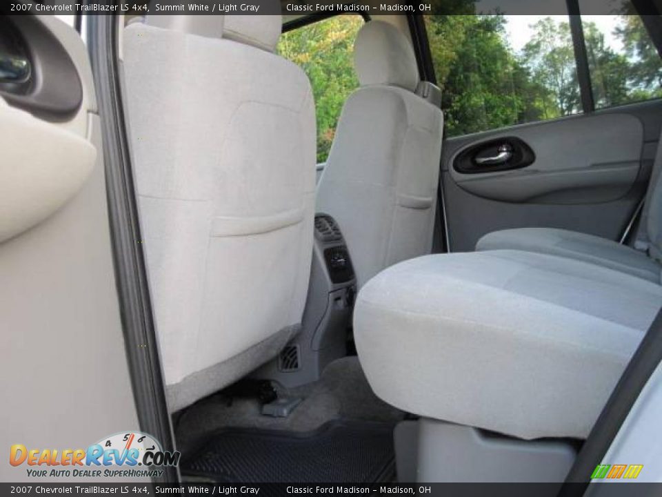2007 Chevrolet TrailBlazer LS 4x4 Summit White / Light Gray Photo #13