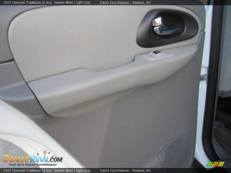 2007 Chevrolet TrailBlazer LS 4x4 Summit White / Light Gray Photo #14