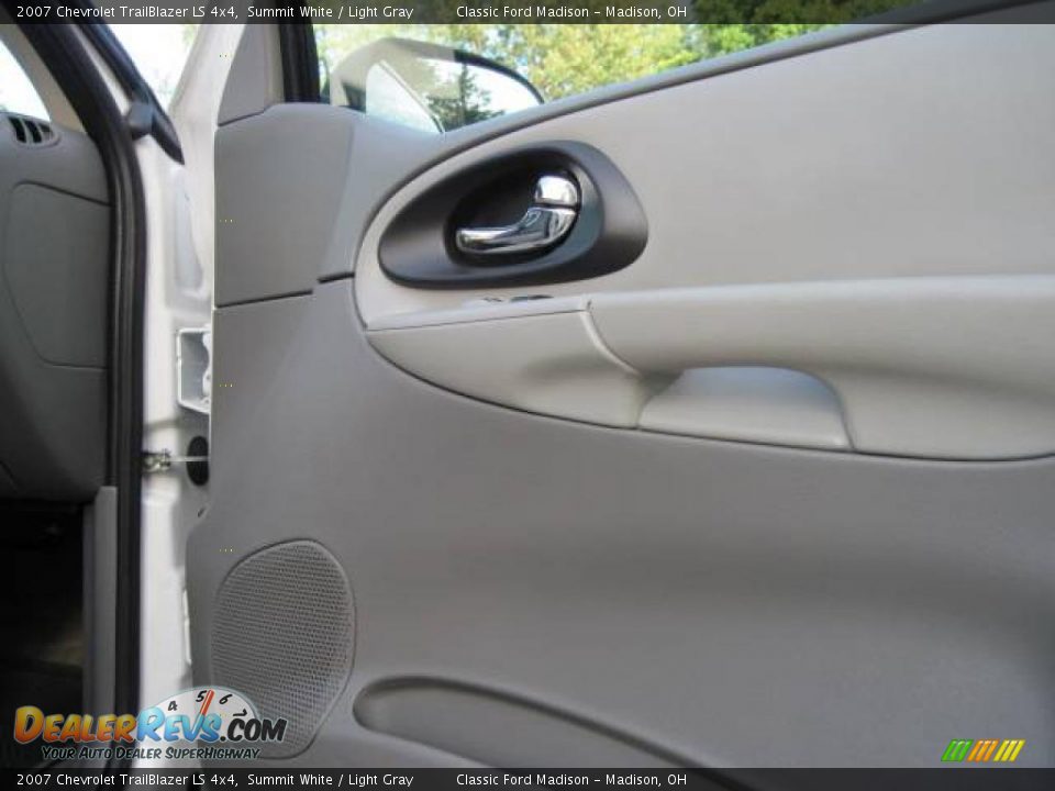2007 Chevrolet TrailBlazer LS 4x4 Summit White / Light Gray Photo #18