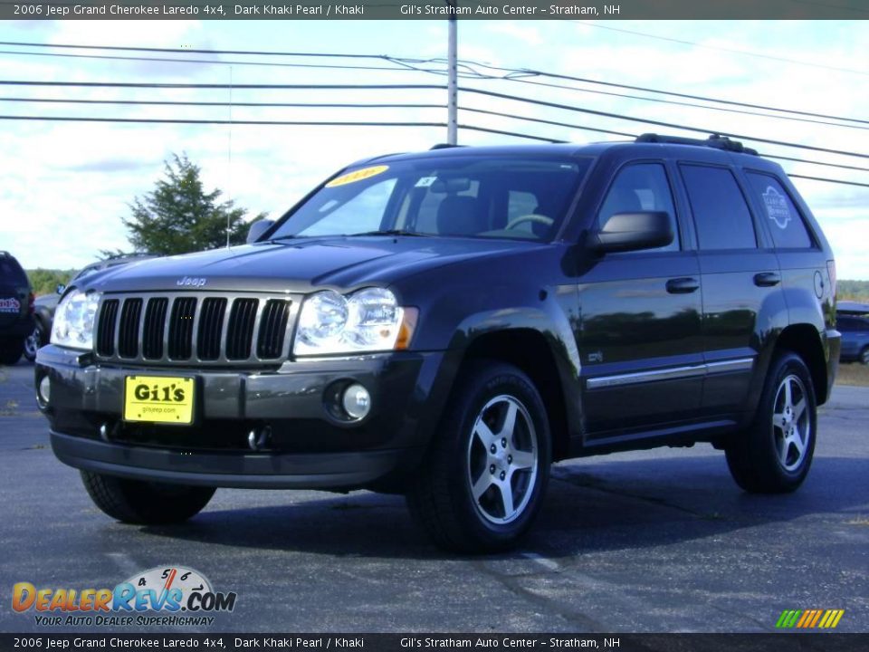 2006 Jeep Grand Cherokee Laredo 4x4 Dark Khaki Pearl / Khaki Photo #3