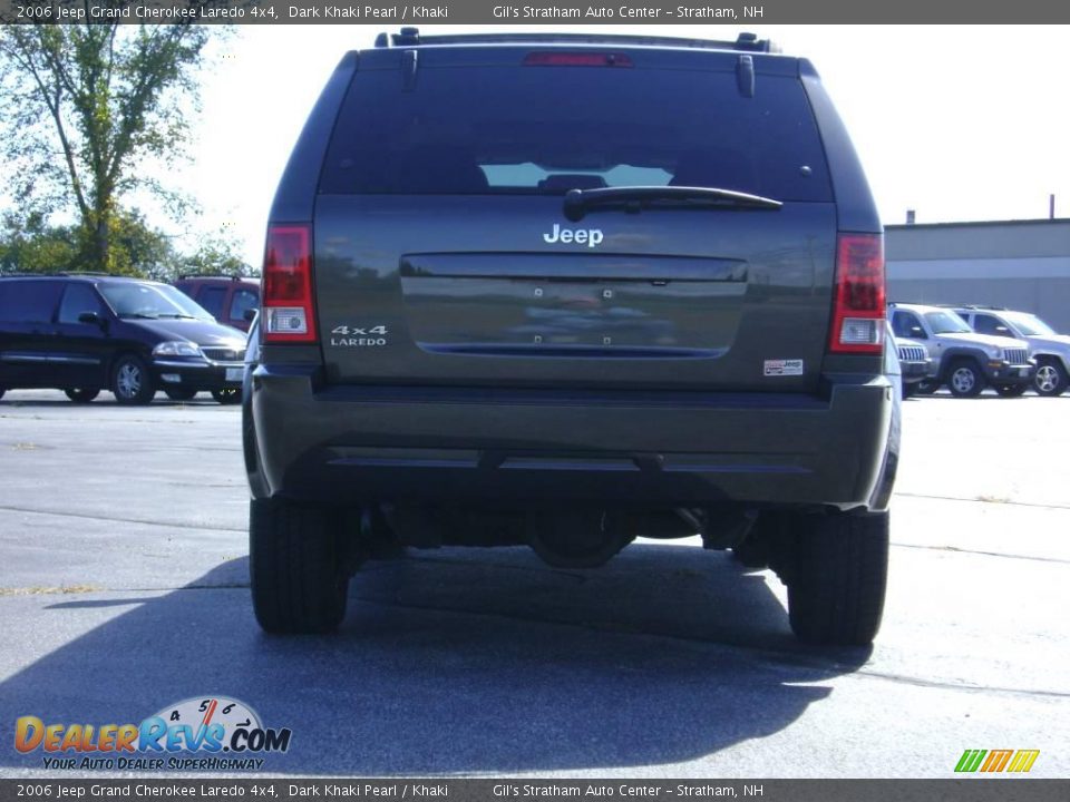 2006 Jeep Grand Cherokee Laredo 4x4 Dark Khaki Pearl / Khaki Photo #6