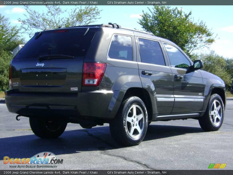 2006 Jeep Grand Cherokee Laredo 4x4 Dark Khaki Pearl / Khaki Photo #7