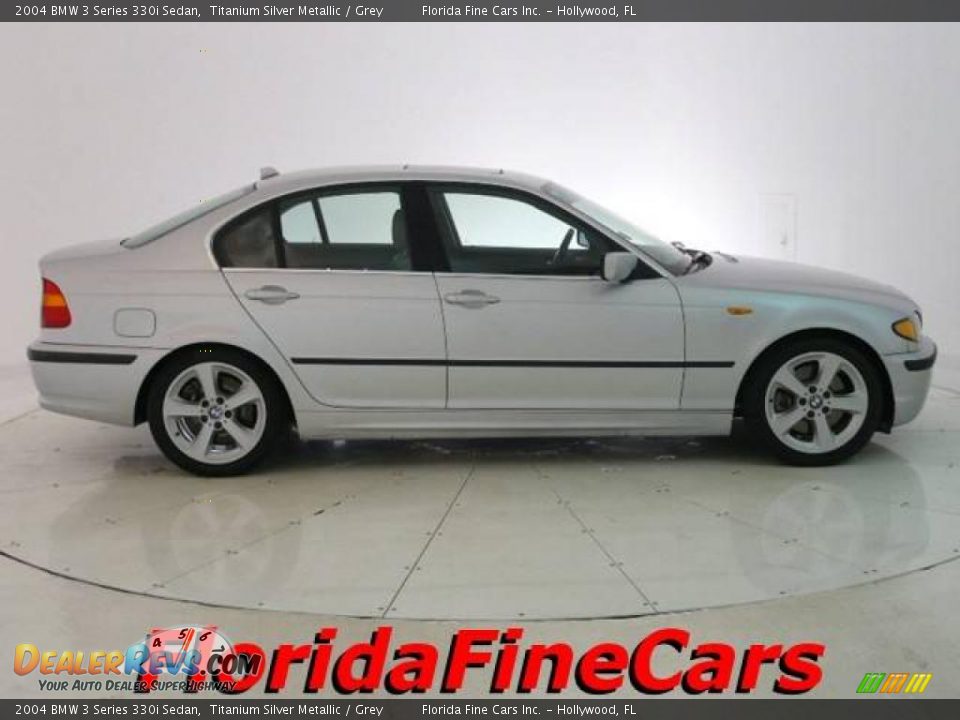 2004 BMW 3 Series 330i Sedan Titanium Silver Metallic / Grey Photo #4