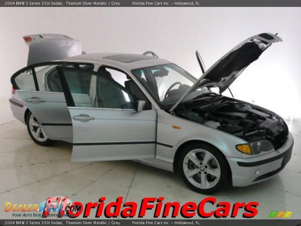 2004 BMW 3 Series 330i Sedan Titanium Silver Metallic / Grey Photo #7