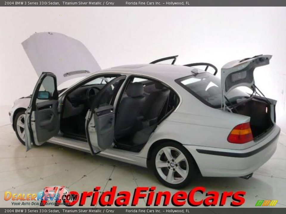2004 BMW 3 Series 330i Sedan Titanium Silver Metallic / Grey Photo #8