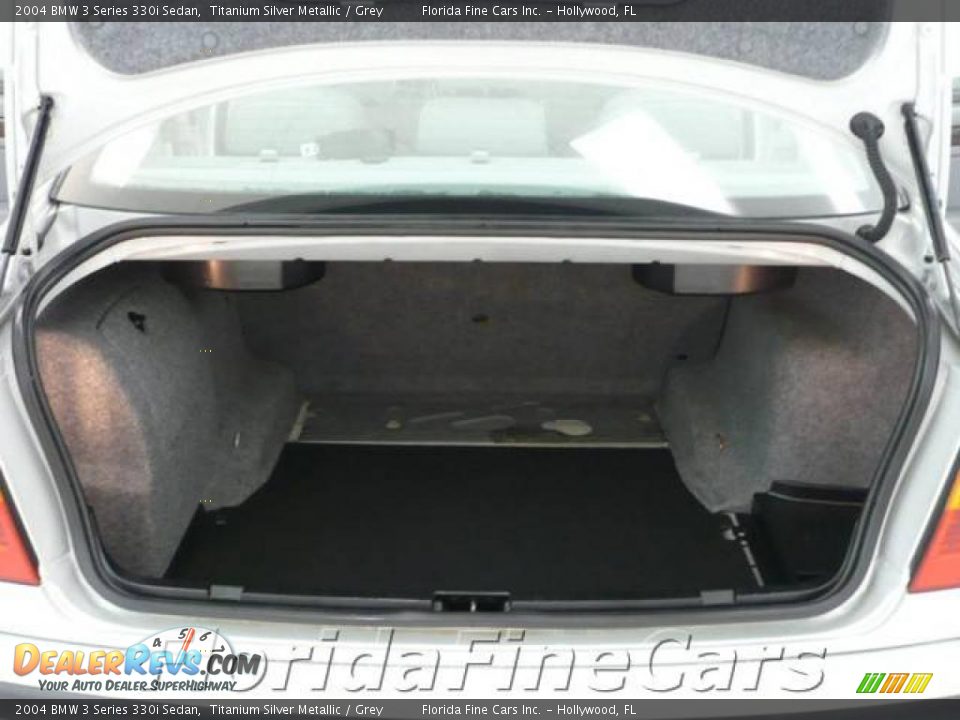 2004 BMW 3 Series 330i Sedan Titanium Silver Metallic / Grey Photo #10