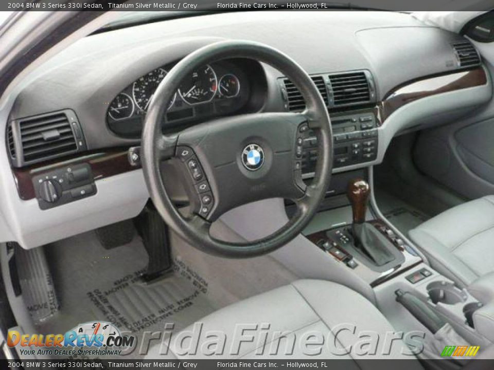 2004 BMW 3 Series 330i Sedan Titanium Silver Metallic / Grey Photo #12